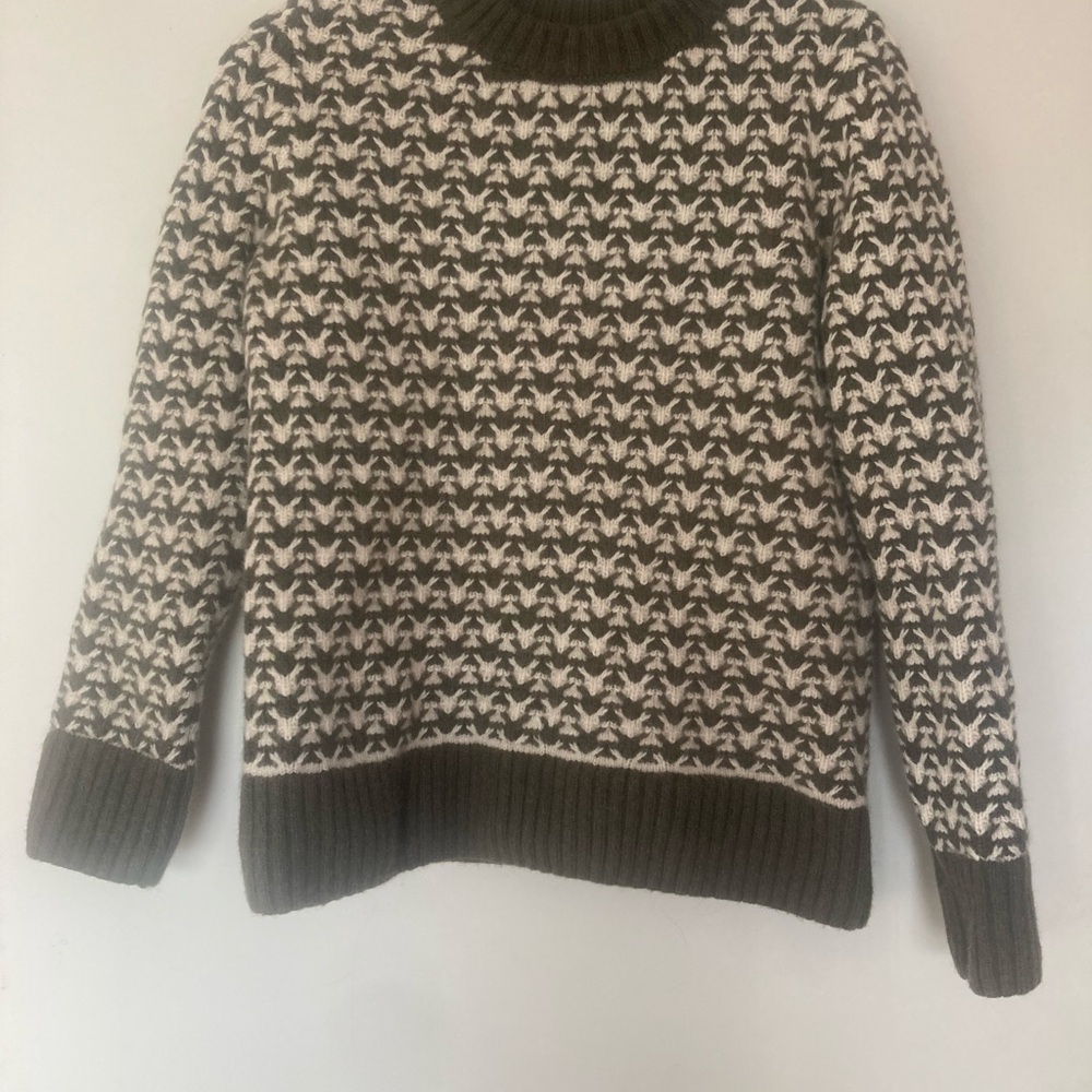 Adorable Green and Cream Women's Wool Sweater